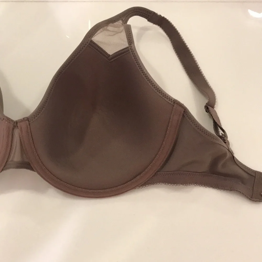 RARE! NWOT Body by Wacoal Seamless Underwire T-Shirt Bra in Cappuccino - 32DDD